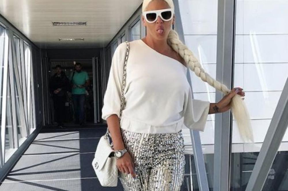 MAMICU VAM VAŠU, EVO VAM KU*****! Karleuša podivljala posle nastupa u Mostaru i uputila teške reči! (VIDEO)