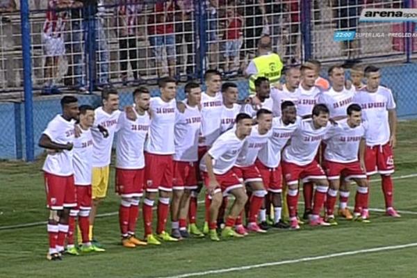 KOLIKO BOLI JOVIČIĆEVA POVREDA ZVEZDU I DELIJE? Pa, pogledajte majice fudbalera crveno-belih i transparent navijača! (FOTO)