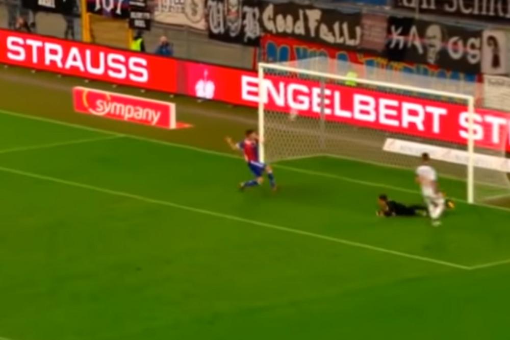 Sad znamo što nisi prošao u Čelsiju! Igrač Bazela iskopirao promašaj legendarnog Sivonjića! (FOTO) (VIDEO)