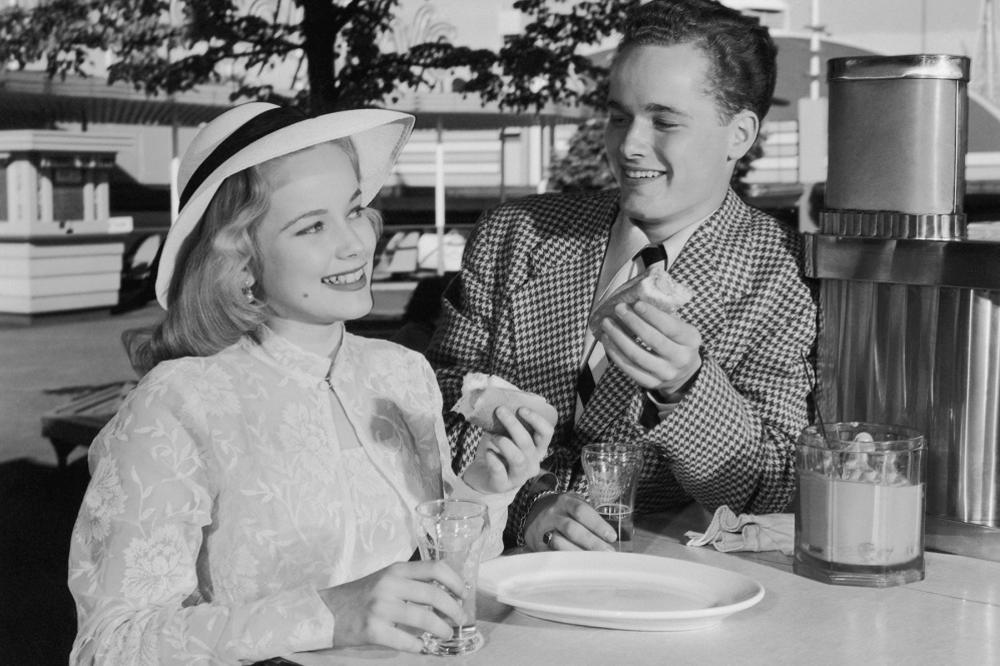 Moja prelepa komšinica nikako nije htela na dejt sa mnom! Sad je moja žena! (FOTO) (GIF)