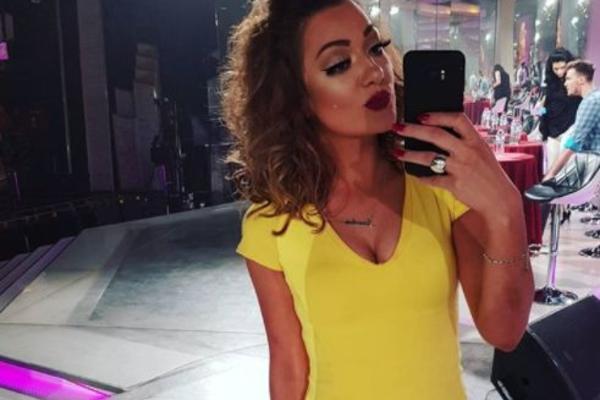 IMA SIGURNO 20 KG MANJE! Ninova ćerka smršala, skinula se i pokazala PREZGODNO TELO u bikiniju! (FOTO)