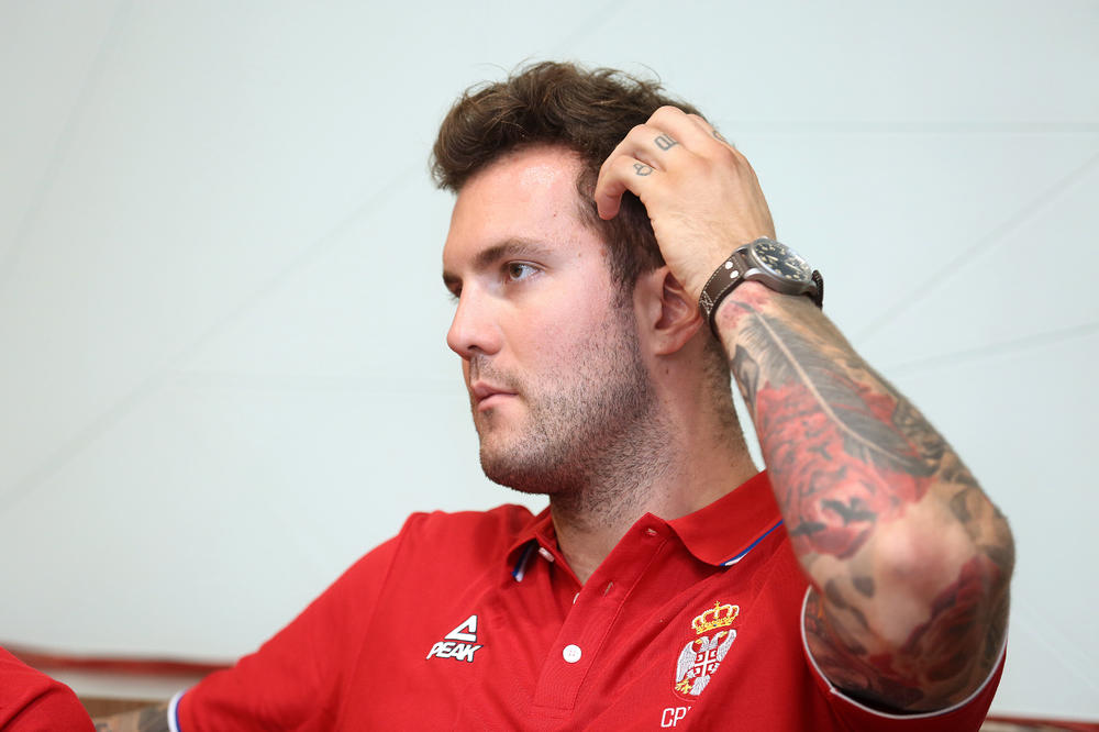 Ovakvog ga još nismo videli: Miroslav Raduljica ima potpuno novi stajling, sada mu se baš vidi da je bajker!