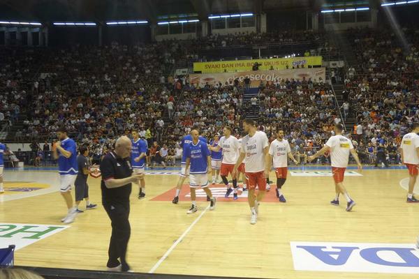 Kalinihta, braćo, jer THIS IS SRBIJA! Strašna Srbija! (FOTO) (VIDEO)