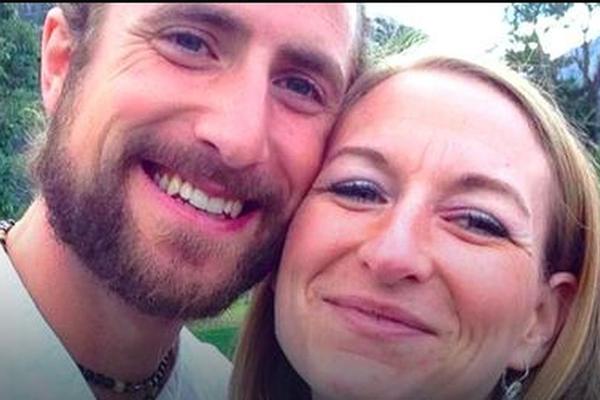 SIN IM UMRO JER GA NISU VAKCINISALI: Osuđen bračni par, bebu lečili SIRĆETOM, PIREOM I ĐUMBIROM!