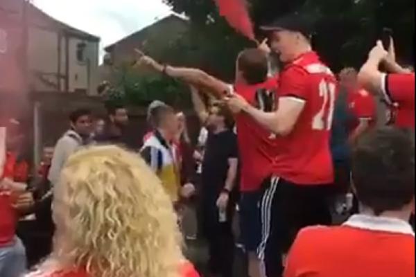 MEGAHIT! Matić je u Premijer ligi za Mančester odigrao samo jedan meč, a već je dobio pesmu od navijača! (VIDEO)