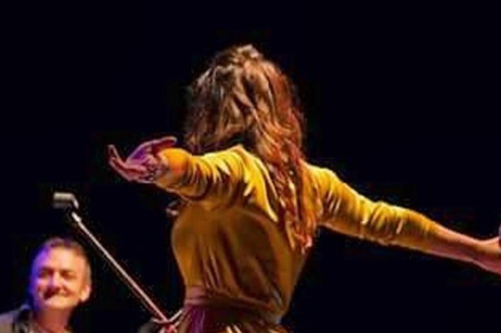 POSLE VODITELJKI, BLOGERKI! I ova pevačica hoće da postane ANDRIĆ i piše roman: Otkriva sve o svojim avanturama na Kipru, tajnama i pretnjama!