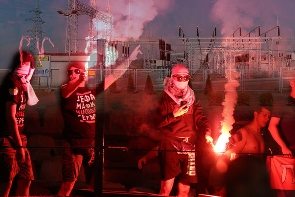 Ovako se kupuje mir na SEVERNOJ TRIBINI! NOVE MILIJARDE OD DRŽAVE ZA VOĐE NAVIJAČA ZVEZDE!