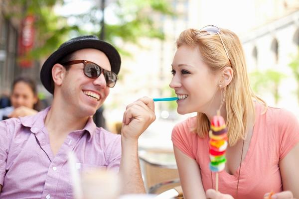 100 posto je tačno - žene više vole levake! Znate li zašto? (FOTO) (GIF)