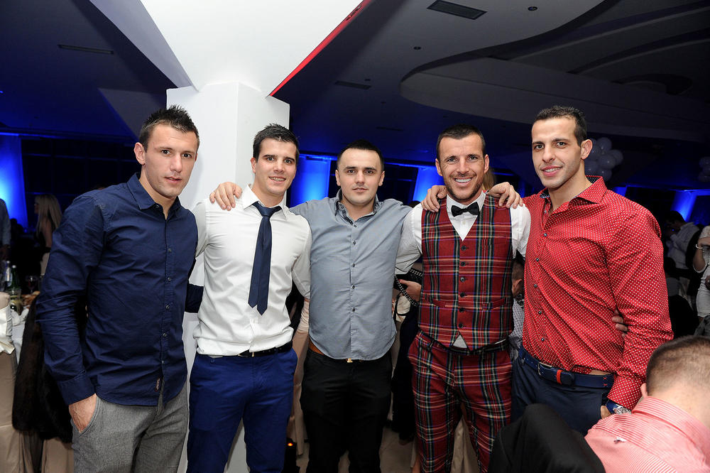 STRAVIČNO! SINA ANDRIJE KALUĐEROVIĆA UDARILA STRUJA: Dečak je teško povređen, lekari mu se bore za život!