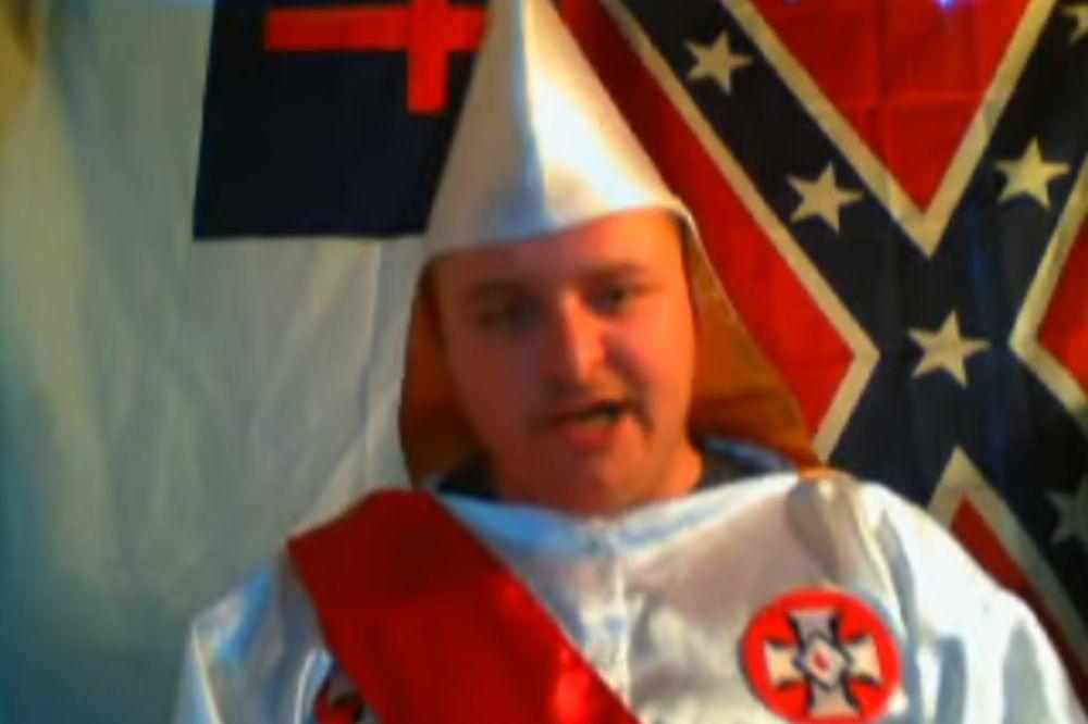 DRAGO MI JE ŠTO JE MRTVA, TO JE BILA GRUPA KOMUNISTA! Vođa NEONACISTA ZGRANUO SVET SVOJIM REČIMA! (VIDEO)