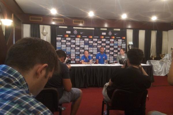 Nikolić odbio da odgovori na pitanje novinara! Šta to trener Videotona krije od javnosti? (FOTO)