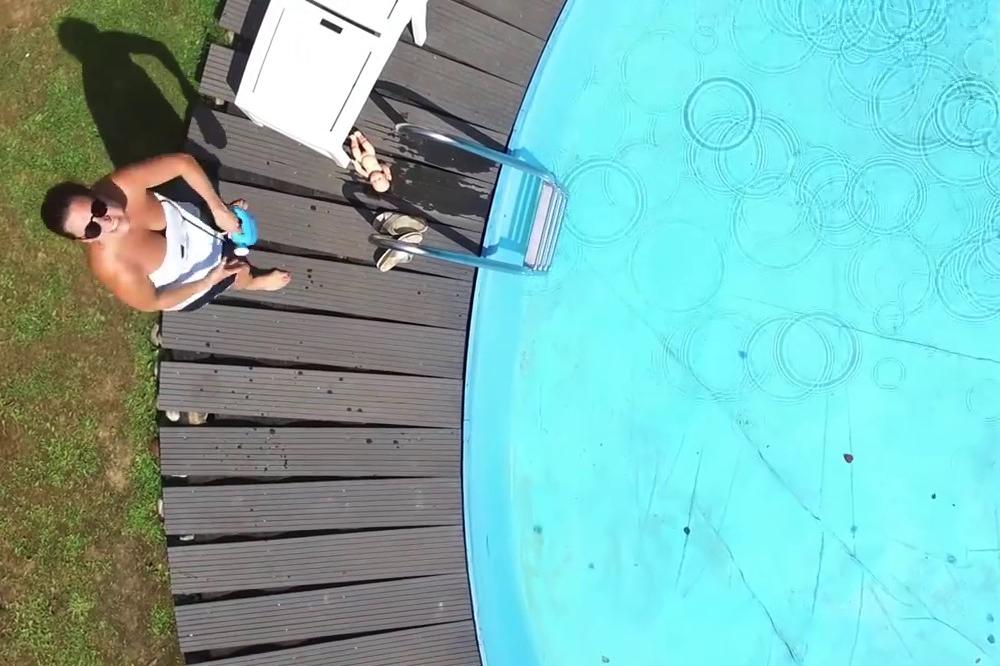 Špijunirao dronom komšinicu na bazenu, voajerstvo ga koštalo đavo i po! (VIDEO)