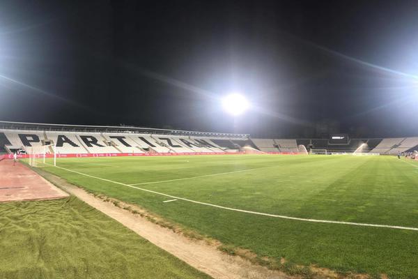 Tiha jeza na stadionu Partizana... Košmar je postao java! (VIDEO)