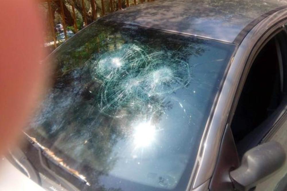 USRED CRNE GORE SRBINU RAZLUPALI AUTO! Čovek je otišao na letovanje, a vratio se s uništenim KOLIMA! (FOTO)