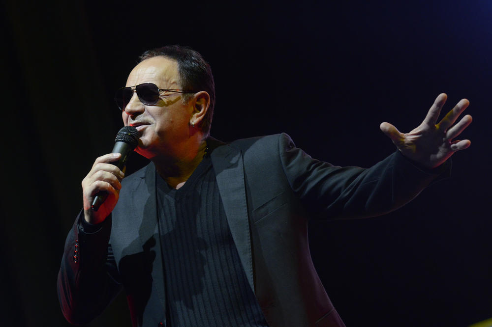 MILE KITIĆ IMA JEDNU OD NAJGLAMUROZNIJIH VILA U SRBIJI! Vredi MILIONE, a od SJAJA vas oči bole, samo POGLEDAJTE!