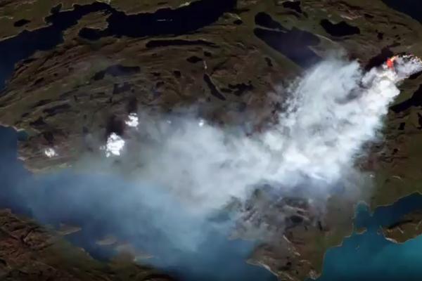 DA VAM JE NEKO PRIČAO NE BISTE MU VEROVALI: Već dve nedelje bukti požar na Grenlandu! (VIDEO)