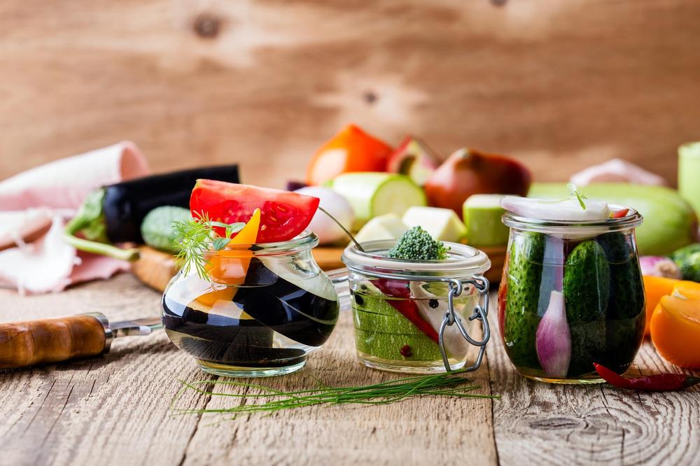 3 DANA JEDITE MEŠAVINU OVOG POVRĆA i do leta ćete smršati KAO OD ŠALE! Lako topi kilograme i ČISTI CREVA