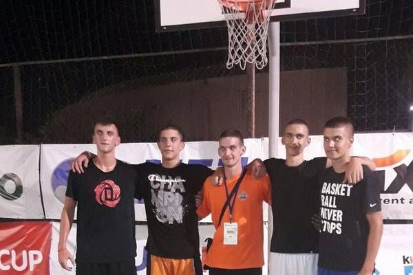 UZELI ZLATO: Klinci iz Vranja potvrdili evropsku dominaciju Srba u basketu! (FOTO)