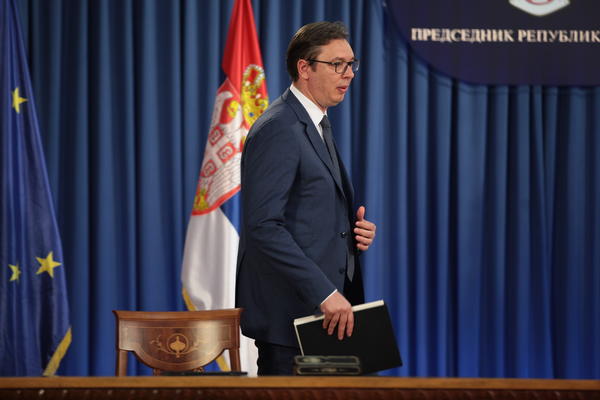 PLATE VEĆE, I TO NE 1 ILI 2 ODSTO: Predsednik najavio ozbiljno povećanje u javnom sektoru!