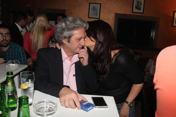 OVAJ ČOVEK NE PRESTAJE DA SKANDALIZUJE SRBIJU: Marić otkrio zašto brani starlete i prostitutke! (FOTO)