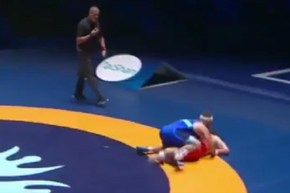 Kakav lav! Ovako je Nemeš sa rascepanom glavom tresnuo Rusa o pod za svetsko zlato! (VIDEO)