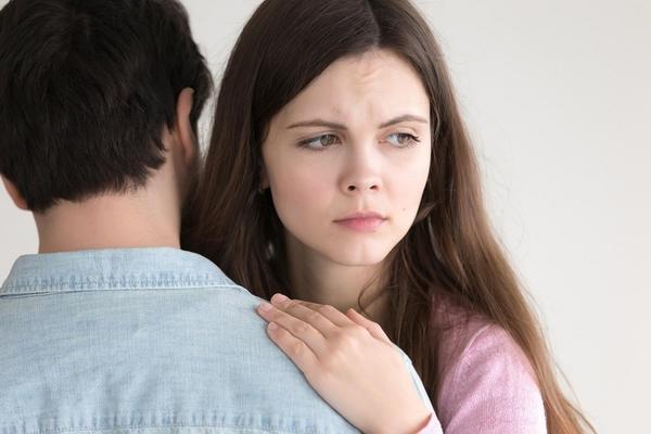 Postavi mu ova 4 pitanja i saznaj da li planira da te ostavi! (FOTO) (GIF)