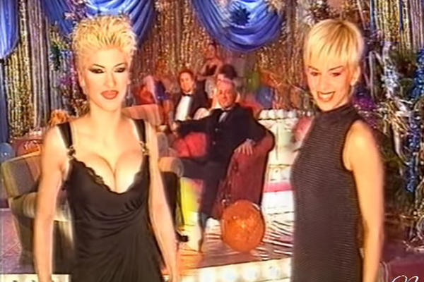 NEVIĐENI BLAM OD PRE 20 GODINA! Dara Bubamara i Karleuša u zagrljaju na početku karijere, a IZGLED - fantazija! (VIDEO)