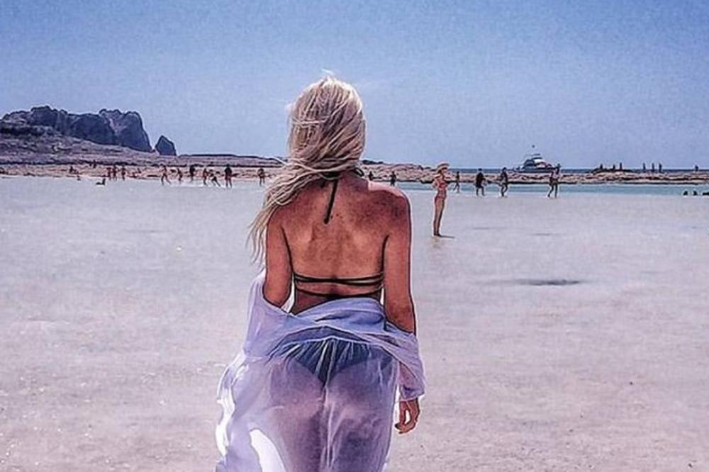 POKAZALA SVE ATRIBUTE! Nekada smerna i fina STJUARDESA iz Zvezdi Granda rešila da promeni IMIDŽ! (FOTO)