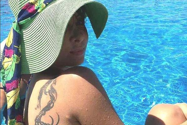 SRPSKU PEVAČICU MUŽ PREGAZIO AUTOM! Ona očajna tvrdi da se neće zaustaviti dok je ne ubije!