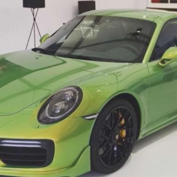 ŠTO JE MNOGO, MNOGO JE! Boja "poršea 911 Turbo" skuplja je od celog automobila! CENA -  PRAVA SITNICA! (VIDEO)
