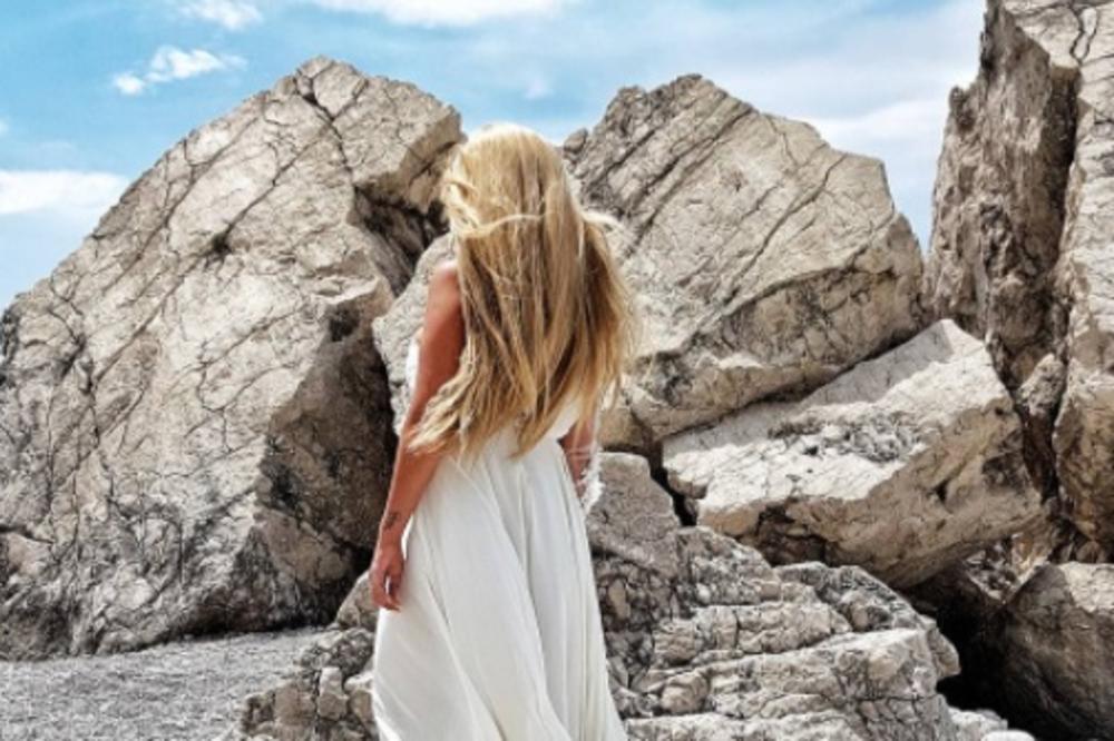 MUŽ JE PREVARIO SA STARLETOM, JAVNOST SE SMEJALA! Pevačica oprostila mužu sve BLJUVOTINE