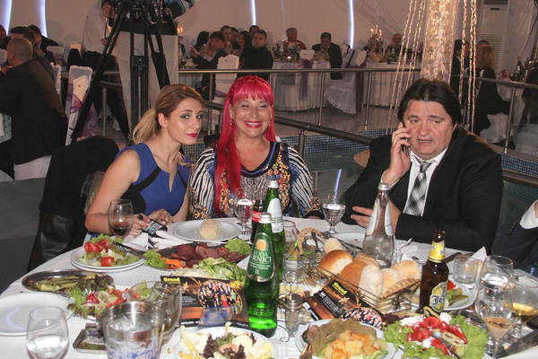 ZLATA NAŠLA DEČKA! Zorica Brunclik dobila novog ZETA i on je naš POZNATI PEVAČ za kojim sve devojke lude! (FOTO)