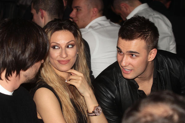 TRAŽIO JE OD NJE JEDNU STVAR, 2 PUTA NEDELJNO: Biznismen ponudio Radi 20.000 evra - ne verujete za šta! (FOTO)