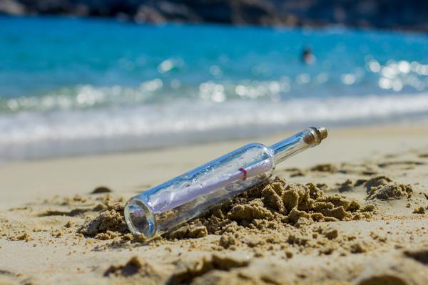 NEOČEKIVANO PUTOVANJE: Ribar pronašao poruku u boci kod Gaze i zanemeo!