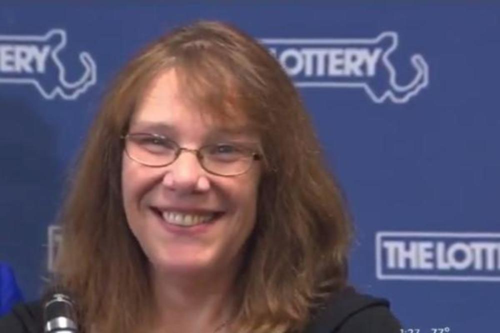 E, njoj se posrećilo! Ova žena je na lutriji dobila 758 miliona dolara! (VIDEO)