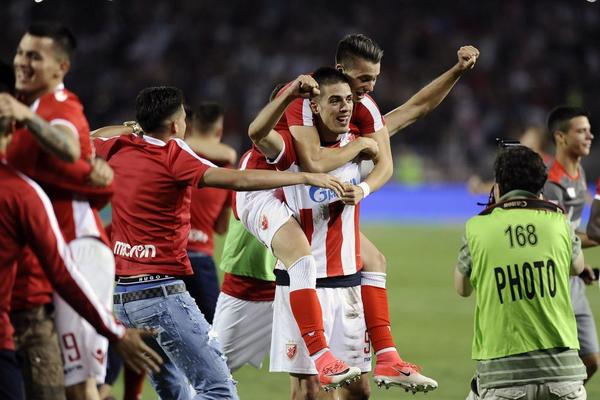 SUZE SU MI SAME KRENULE! Savić je bio u euforiji, ali i u tom stanju je pokazao kakav je sportsmen porukom Partizanu! (VIDEO)