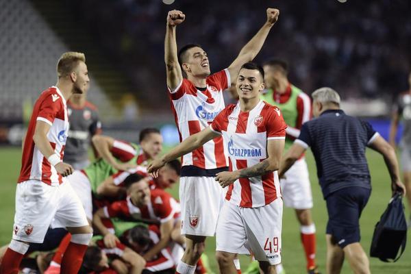 Njegov otac je pre 39 godina izazvao muk u Londonu, a sad će on igrati protiv Arsenala! Ovo je prva reakcija Vujadina Savića! (VIDEO)