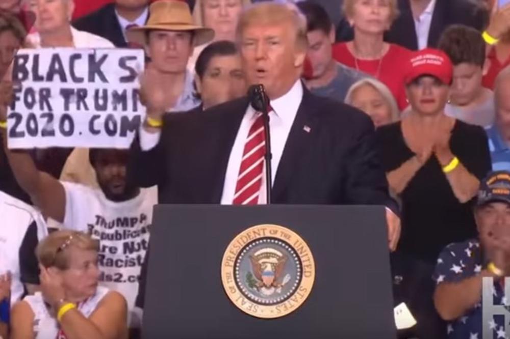 DA LI STE GA PRIMETILI? Iza Trampa uvek stoji ISTI ČOVEK! On je POVEZAN SA MRAČNIM KULTOM I BEZBROJ UBISTAVA! (FOTO)