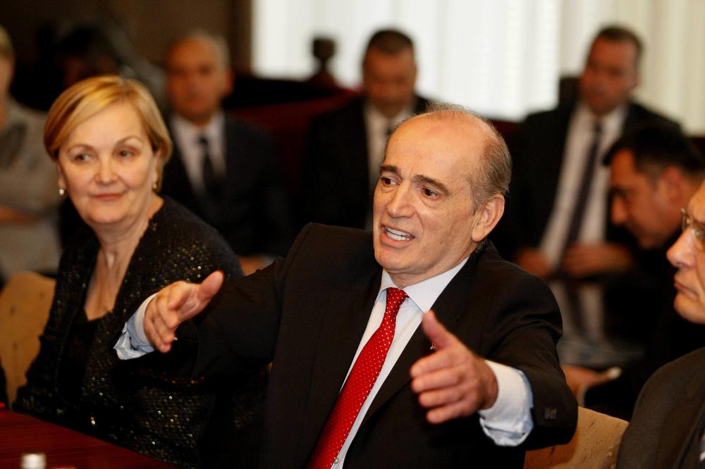 NE DA POŠTU NI ZA ŽIVU GLAVU! Krkobabić ostavio ministre U ČUDU odbranom bahate direktorke (FOTO)