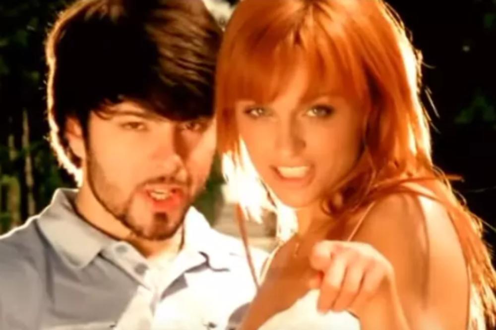 "VOLIM OSMEH TVOJ"! Sa Tošetom je otpevala čuveni hit, pa doživela saobraćajku! Antonija posle 10 godina još lepše! (FOTO)