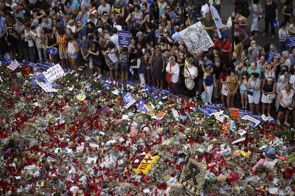 SNAŽNA PORUKA IZ BARSELONE: Održan "Marš za mira" uz natpise "NE PLAŠIM SE"