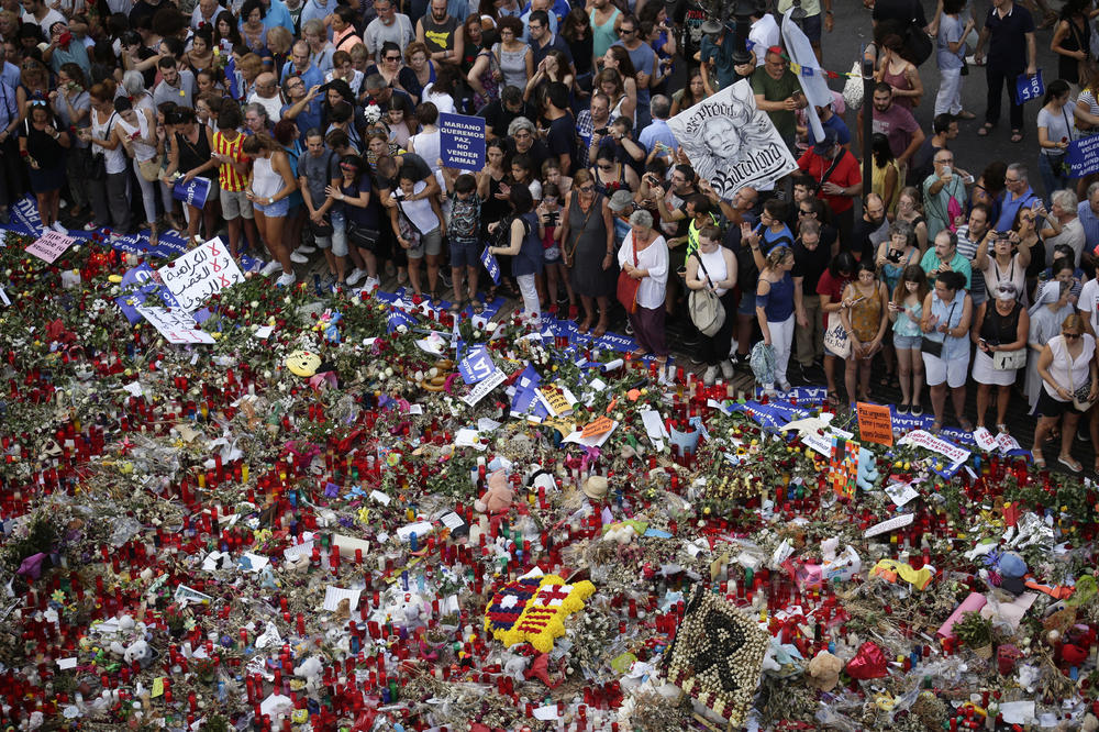 SNAŽNA PORUKA IZ BARSELONE: Održan "Marš za mira" uz natpise "NE PLAŠIM SE"