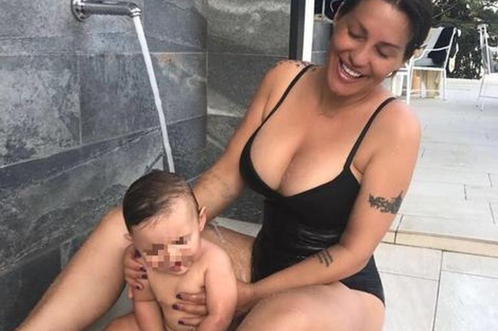 UNIŠTI SVE ŠTO DOHVATI! Kako sin Seke Aleksić pravi HAOS u njihovom domu? (VIDEO)