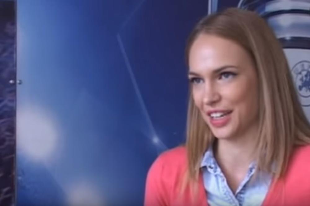 PRELEPA JOVANA NA TERENU MAMI UZDAHE, A PRIVATNO JE VELIKI NAVIJAČ ZVEZDE: Ušlo u krv i doviđenja!