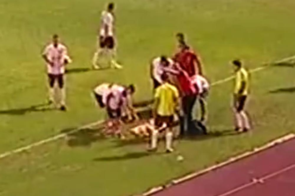 BACILI POVREĐENOG IGRAČA SA NOSILA: Nezapamćeni incident u Banja Luci na derbiju između Borca i Sarajeva! (VIDEO)