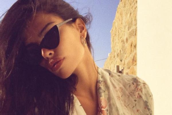 MOŽE ODMAH DA DOBIJE POSAO...U KLUBU! Isplivao snimak žene našeg fudbalera kako igra oko ŠIPKE! (18+)