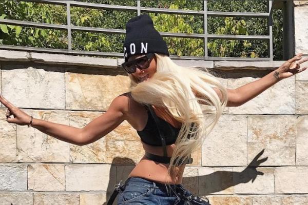 KARLEUŠA NAJVULGARNIJA DO SADA! Objavila ovu FOTKU, a fanovi zapanjeni onim što VIDE, kome je ovo poručila?