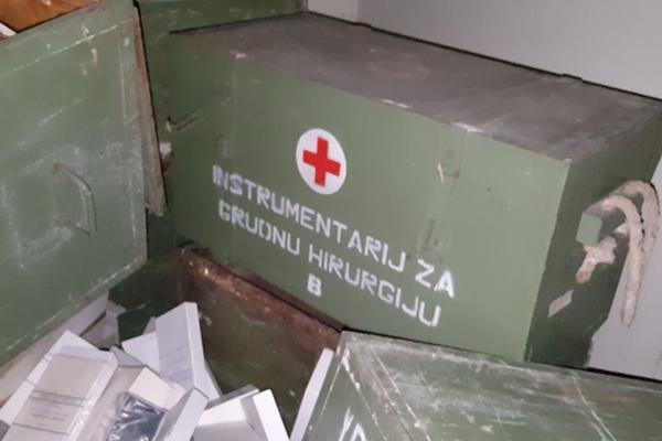 OPASNI MEDICINSKI OTPAD PORED KBC ZVEZDARA! Uznemirujuće scene! (VIDEO)