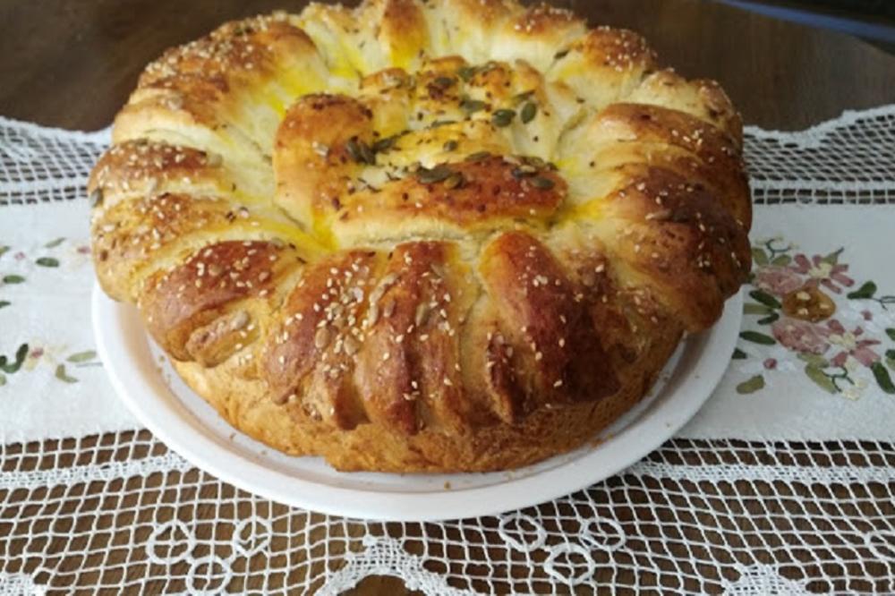 Topi se kao puter! Bakina pogača sa krem sirom je najbolji doručak na svetu! (RECEPT) (VIDEO)