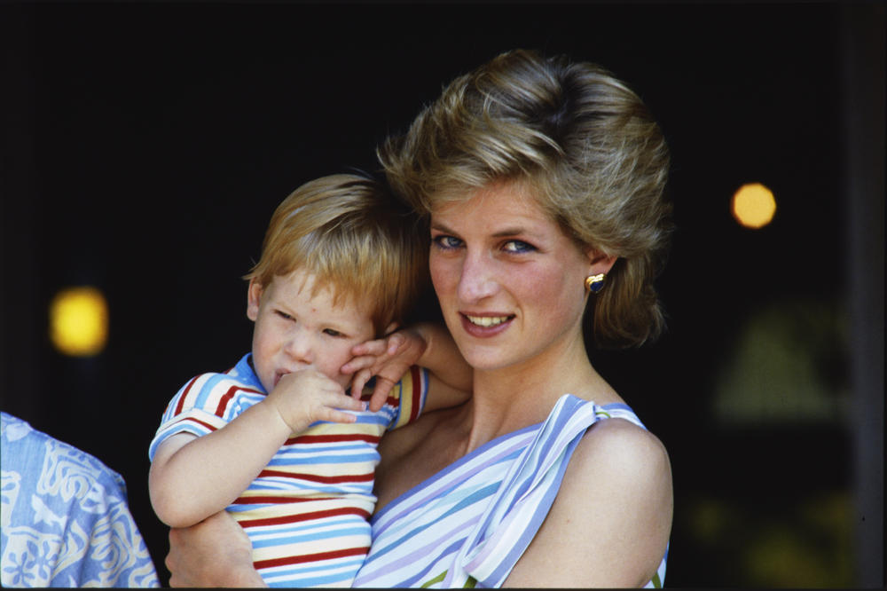 PROGANJALE SU JE DO KRAJA ŽIVOTA: Otkrivene POSLEDNJE REČI koje je princeza Dajana čula od SVOJE MAJKE!